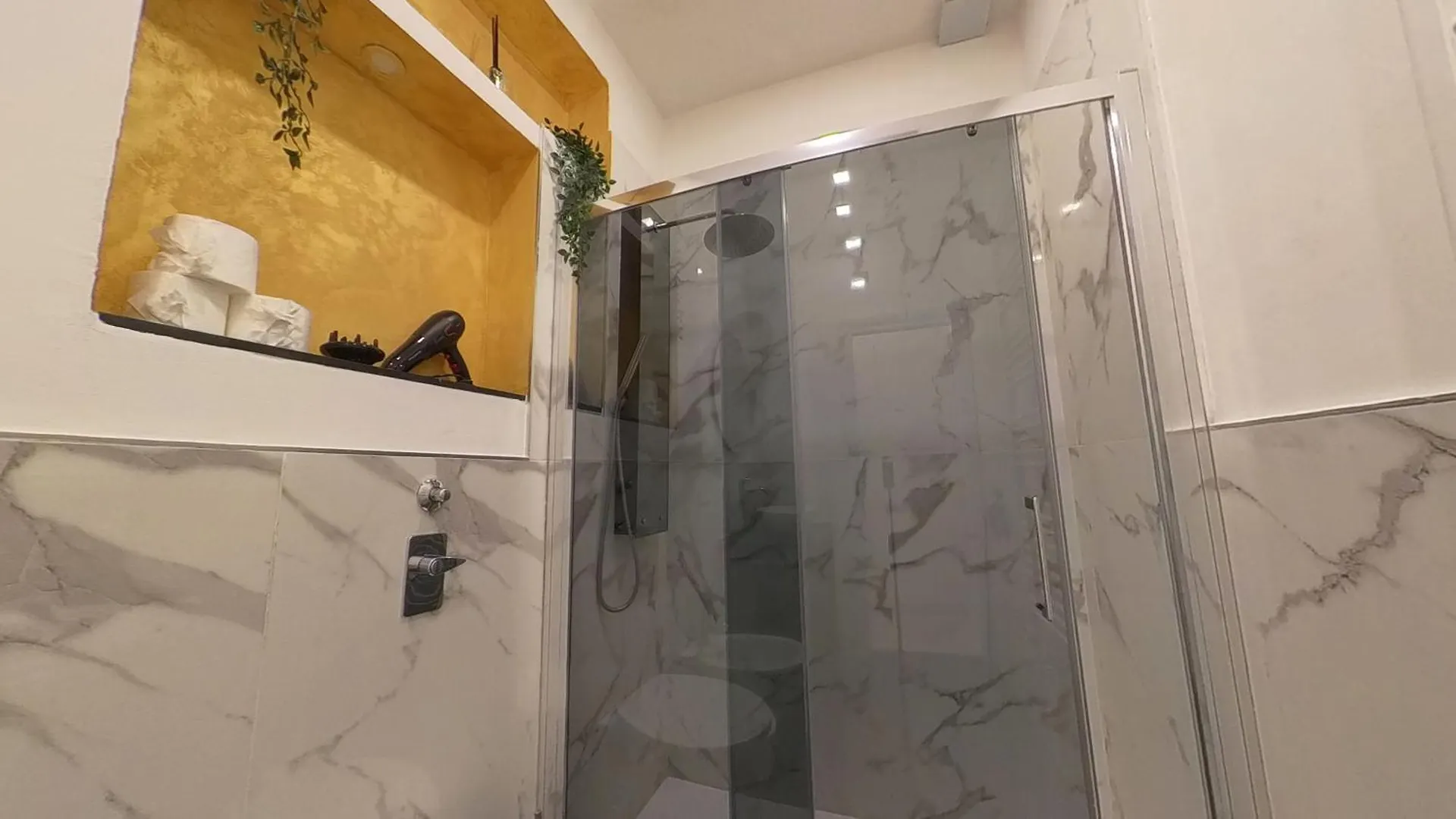 N&Ghomesweethome Van Gogh Elegante E Confortevole Casa Vacanze Milan Italy
