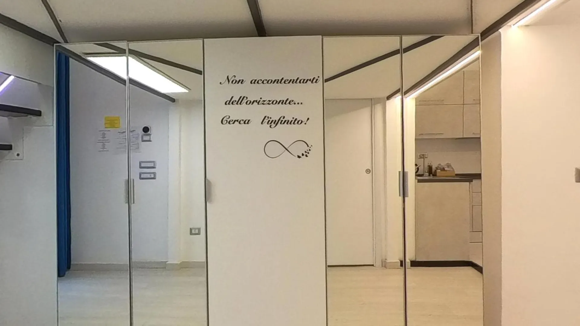 Apartment N&Ghomesweethome Van Gogh Elegante E Confortevole Casa Vacanze Milan Italy